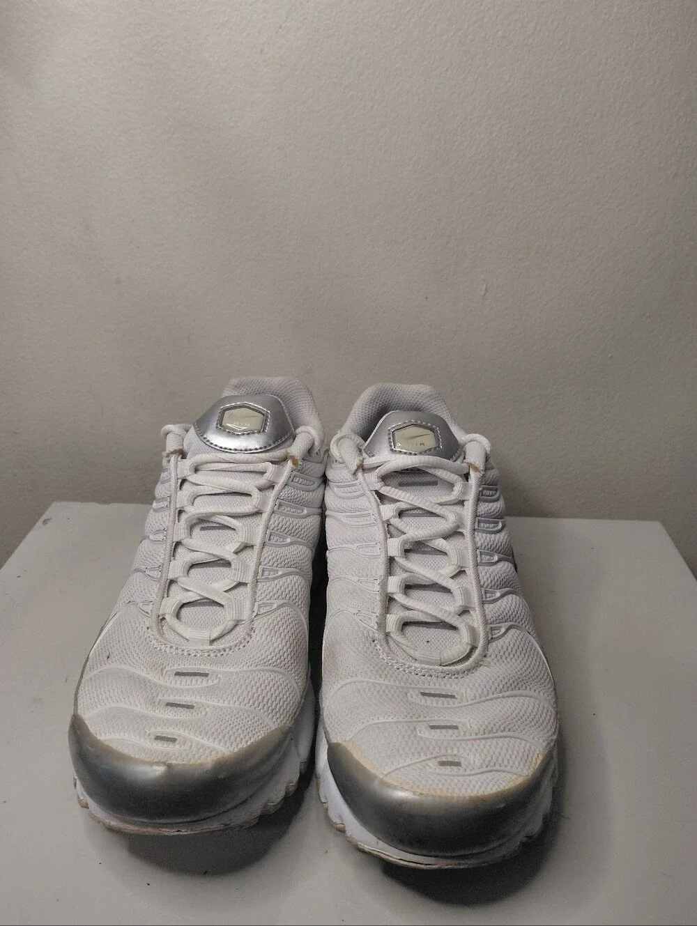 Nike Air Max Plus Kids White and Silver Mesh Sneakers Size 6